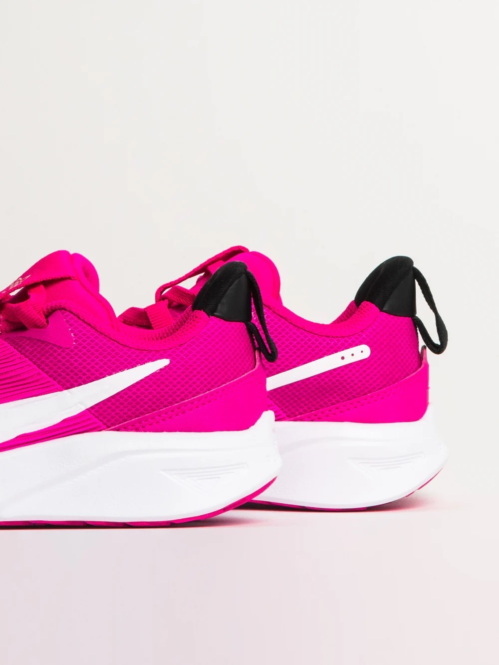 BRAND NEW girl youth nike star runner pink shoes size 3Y & 6Y - Picture 4 of 6